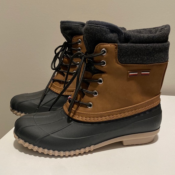 Tommy Hilfiger Winter Duck Boots - Picture 5 of 8